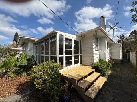 12 Sherrybrooke Place, Sunnyvale, Auckland