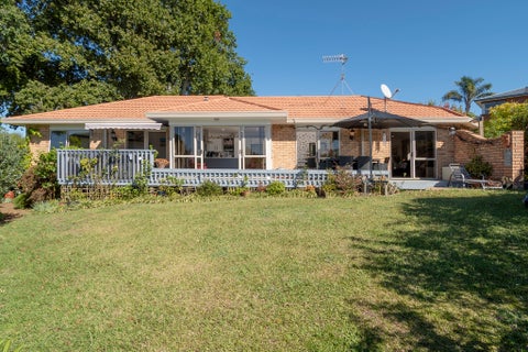 2 Oakland Way, Welcome Bay, Tauranga