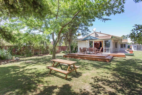 85 Dunns Avenue, The Pines Beach, The Pines Beach