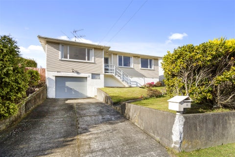53 Taylor Terrace, Tawa, Wellington