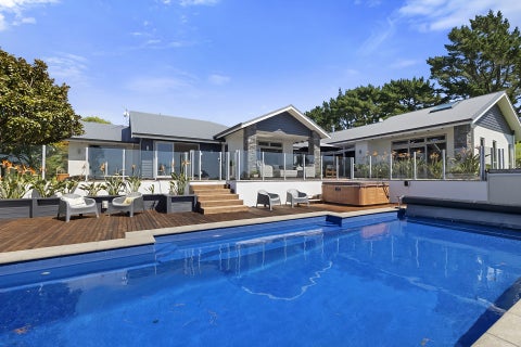 83 Clearview Road, Lepperton, New Plymouth