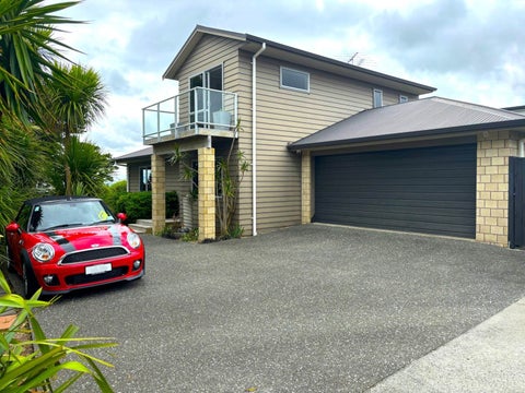 6A Ava Avenue, Titirangi, Auckland