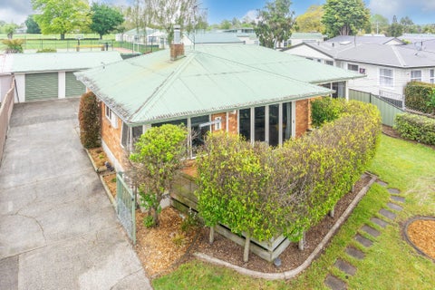 14 Jeanette Street, Glenview, Hamilton