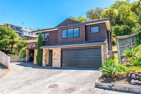 2/6 Honeysuckle Lane, Mairangi Bay, Auckland