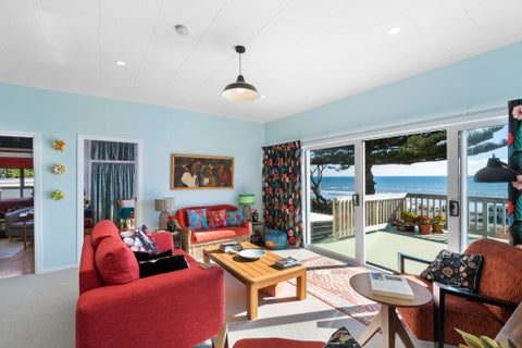 136 The Parade, Paekakariki