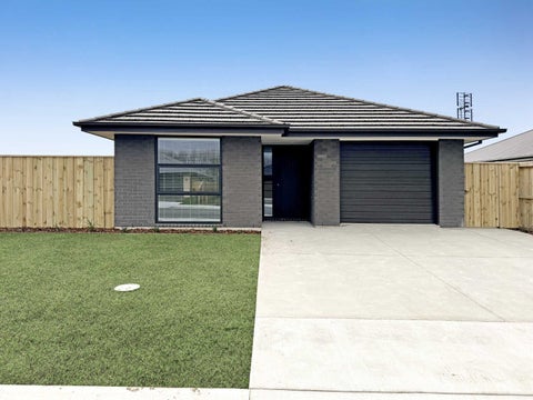 42 Stackwood Avenue, Woodend, Woodend