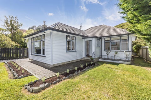 64 Airlie Road, Plimmerton, Porirua