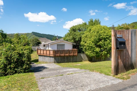 13 Thurleigh Grove, Karori, Wellington