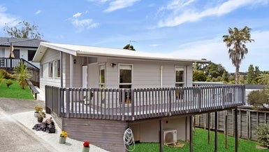 4A Branston Avenue, Browns Bay, Auckland