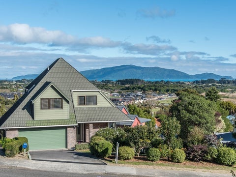 14 Amokura Street, Waikanae