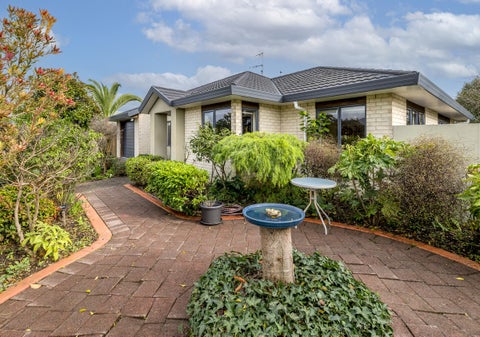 162 Guildford Drive, Paraparaumu Beach, Paraparaumu