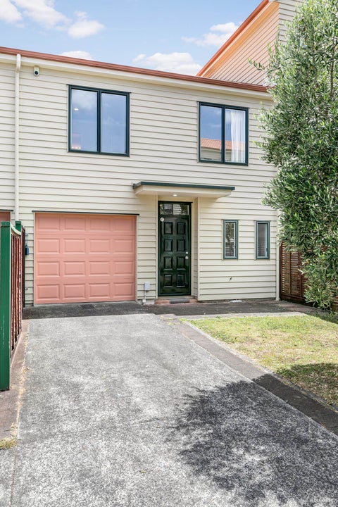 64/1 Ambrico Place, New Lynn, Auckland