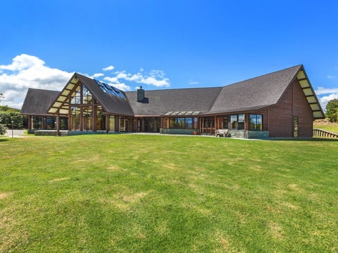 132 Milne Drive, Paraparaumu