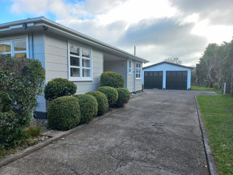 12 Karu Crescent, Waikanae