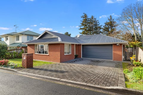 5 Surrey Lane, Glenview, Hamilton