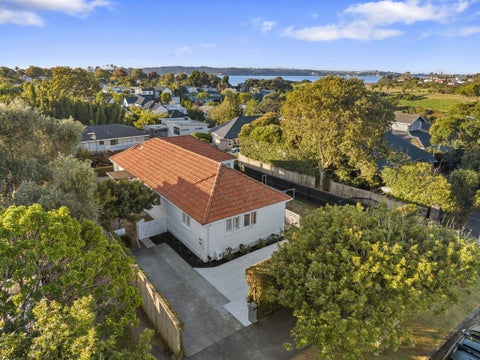 58 Wainui Avenue, Point Chevalier, Auckland