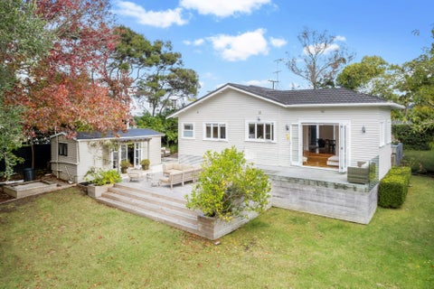 5 Roland Road, Greenhithe, Auckland