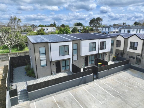 13/21 Hazards Road, Weymouth, Auckland