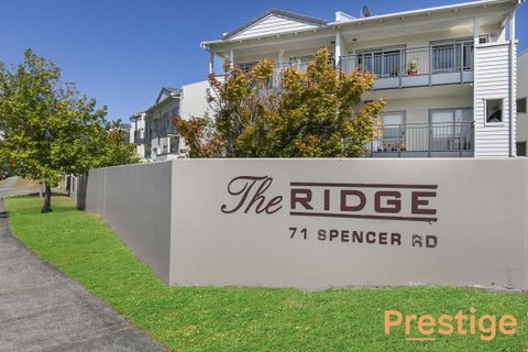 9C/71 Spencer Road, Oteha, Auckland