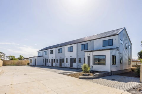 6/8 Blanes Road, Weymouth, Auckland