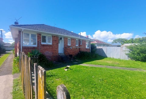 9A Kirrie Avenue, Te Atatu South, Auckland