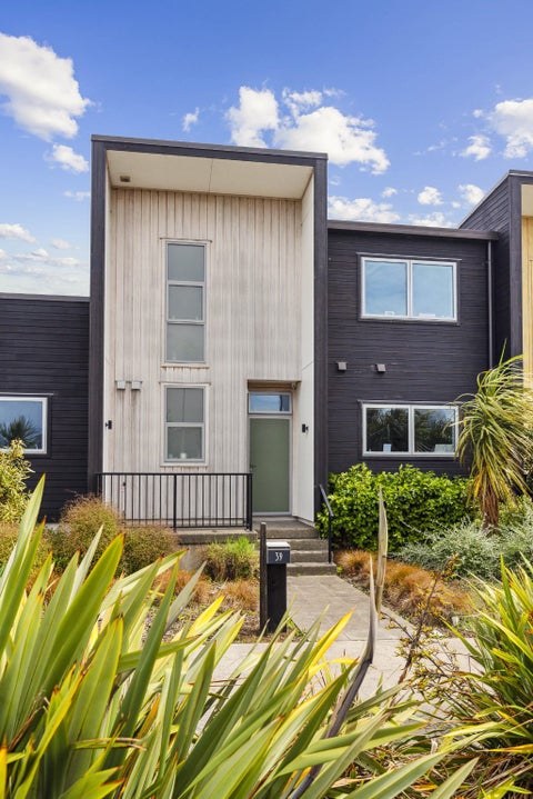 39 Te Ara Kawakahia, Waikanae