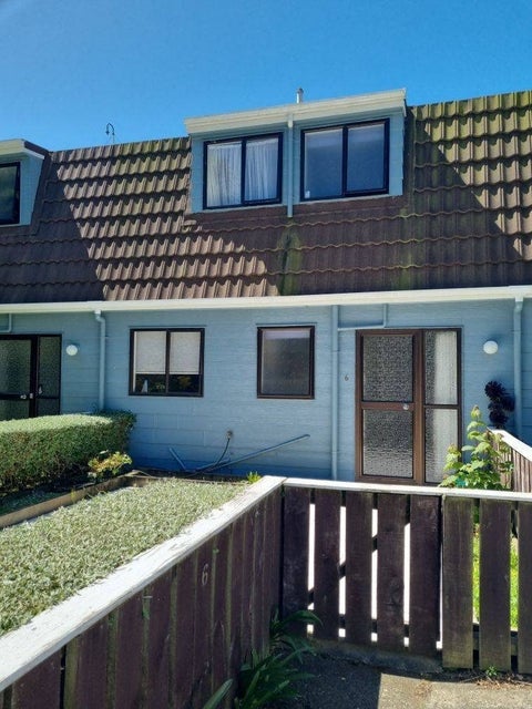 6/2 Burdendale Grove, Churton Park, Wellington