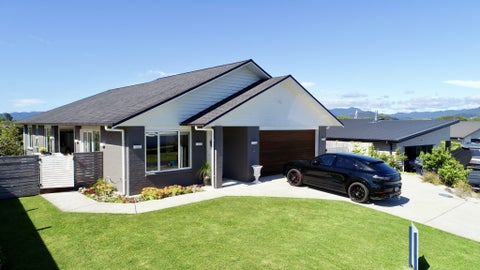 8 Topping Place, Whitianga, Whitianga