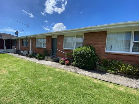 2/8 Fraser Road, Papatoetoe, Auckland
