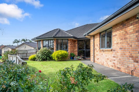 14 Fairford Avenue, Henderson, Auckland