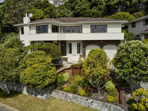 18 Bosun Terrace, Whitby, Porirua