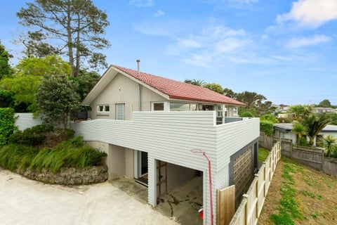 15A Speedy Crescent, Hillcrest, Auckland