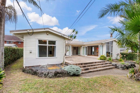 11 Exmouth Road, Northcote, Auckland