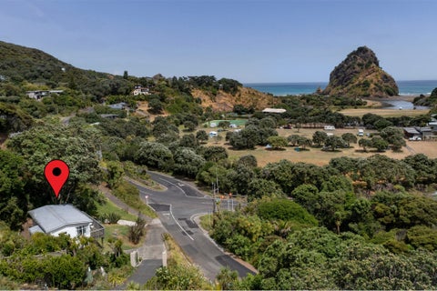 5 Glenesk Road, Piha