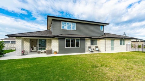 5 Poaka Place, One Tree Point