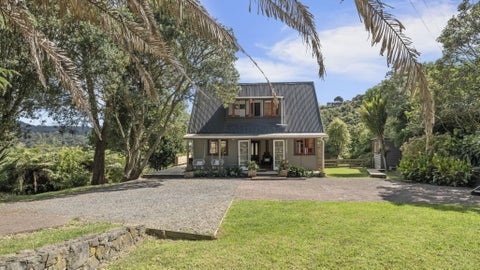 33D Landing Road, Titirangi, Auckland