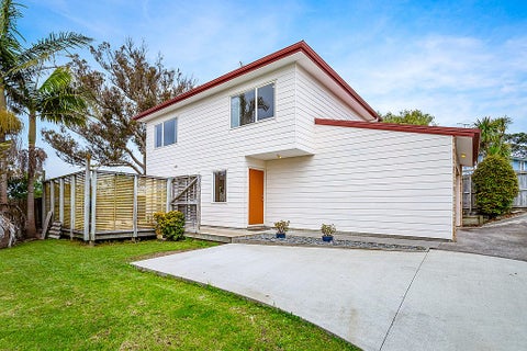 2/71 Bruce Road, Glenfield, Auckland