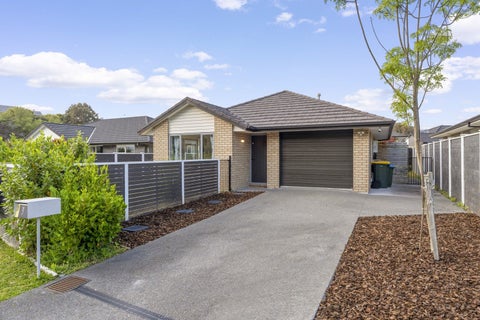 3 Mooring Close, Whitby, Porirua