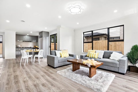 18E Buckingham Crescent, Manukau, Auckland