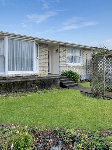 2 Merton Place, Levin, Levin