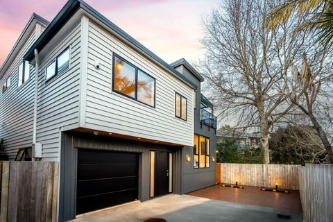 57E Hogans Road, Glenfield, Auckland