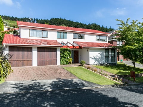 9 Duval Grove, Tawa, Wellington