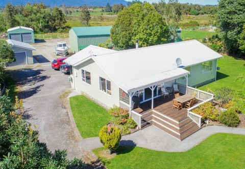 3 McIntyre Road, Carters Beach, Westport