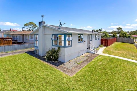 2 Maybelle Place, Kelston, Auckland