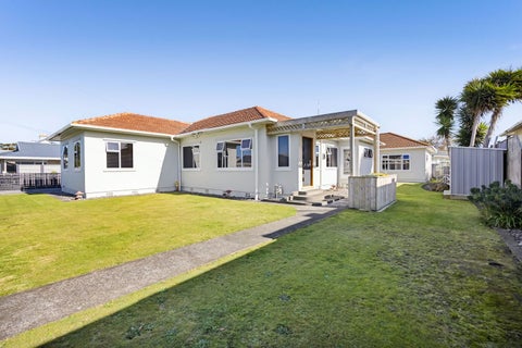13 Regent Street, Hawera