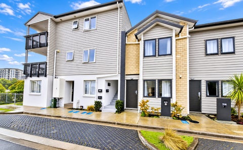 6/4 Wallson Crescent, Wiri, Auckland