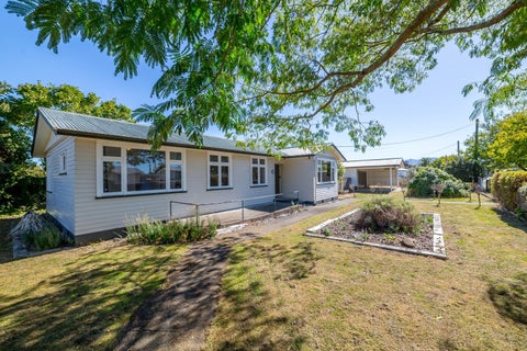 282 High Street South, Carterton