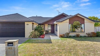 42 Monarch Place, Paraparaumu Beach, Paraparaumu