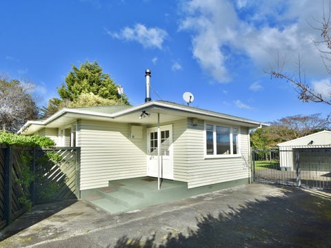 15 Charles Street, Carterton