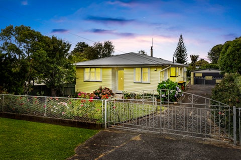 64 Mcintyre Road, Mangere Bridge, Auckland